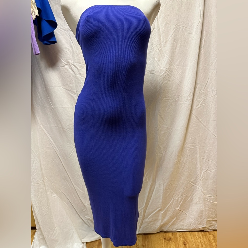 Forever 21 :strapless dress. Size S
